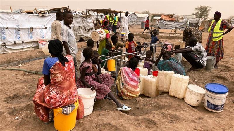 Zehn Zitate: Was die internationale Politik 2024 bewegte Frauen aus dem Sudan zahlen einen hohen Preis für den Machtkampf in ihrem Land. (Archivbild)