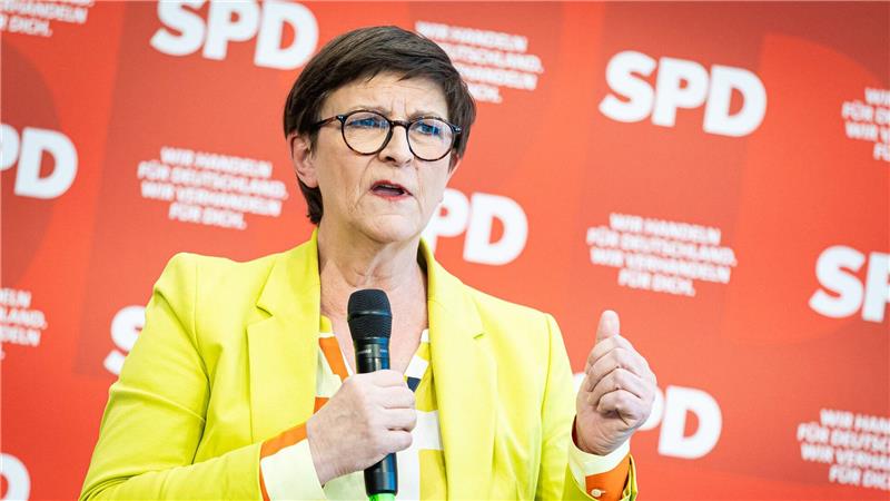Esken will mehr Frauen als Männer aus der SPD im Kabinett „Frauen stellen die Hälfte der Bevölkerung und wir wollen auch, wie wir manchmal sagen, nicht nur den halben Kuchen, sondern die halbe Bäckerei“, sagt die SPD-Vorsitzende Saskia Esken.
