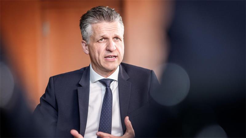 Thorsten Frei: Auf holprigen Umwegen an die Fraktionsspitze Frei gilt als loyaler Vertrauter von Kanzler Friedrich Merz (CDU). (Archivbild)