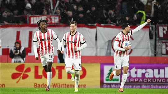 Freiburg bejubelt einen Heimsieg gegen Hamburg