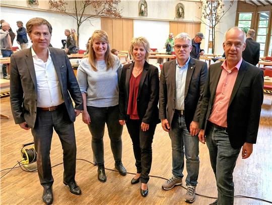 Freuen sich auf ein nächstes Netzwerk-Treffen (v.li.): Prof. Martin Weigel, Katharina Dundler, Bettina Beimel, Jens Lutz und Stefan Poehling.  Foto: Weiss