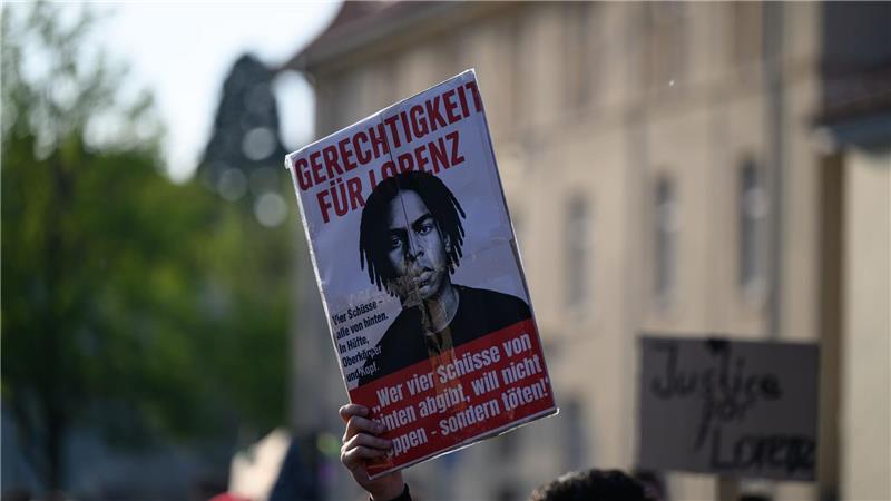 Tödliche Polizeischüsse: Erinnerungen an Lorenz Freunde erinnern sich: Lorenz war ein stiller, angenehmer Mensch.