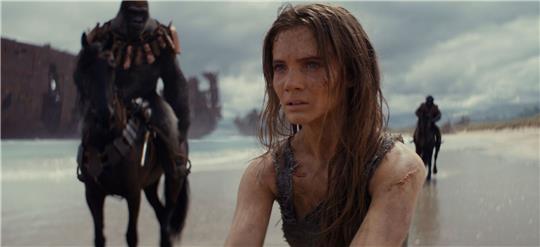 Freya Allan als Nova in einer Szene des Films «Planet der Affen: New Kingdom».