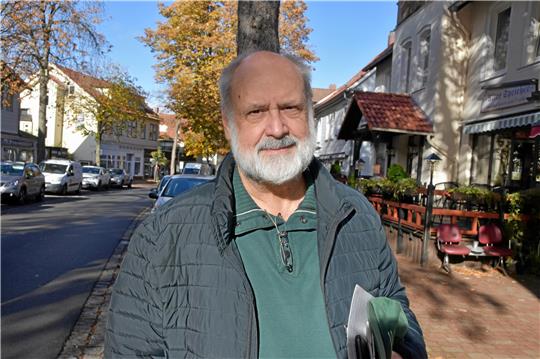 Friedhart Knolle engagiert sich für den Naturschutz und für die Aufarbeitung der NS-Zeit. Foto: Berg