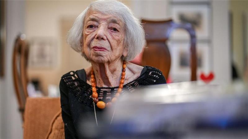 Holocaust-Überlebende: Die Demokratie schwankt Friedländer: Seid Menschen.