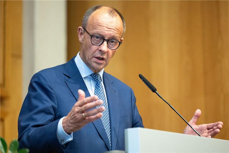 Migrationspolitik: Union sieht Ball bei Scholz Friedrich Merz (CDU) ist skeptisch, ob es noch zu einem Schulterschluss mit Bundeskanzler Olaf Scholz (SPD) in Form eines Deutschlandpakts beim Thema Migration kommen wird.