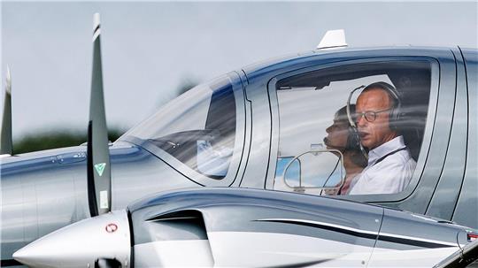 Friedrich Merz ist leidenschaftlicher Hobbypilot. (Archivbild)