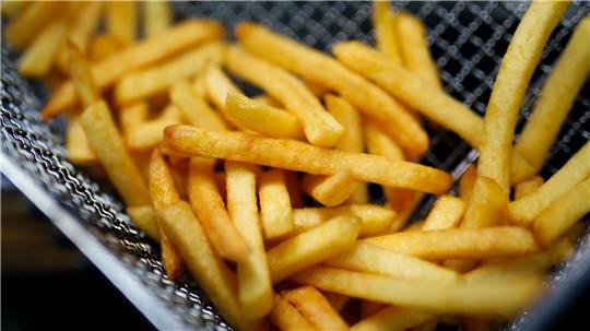 Fritten-Fans mögen es schon geahnt haben. Häufig Pommes auf dem Teller zu haben, ist der Gesundheit nicht sonderlich zuträglich. 