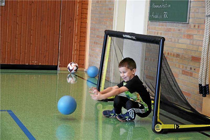 Früh übt sich, was einmal ein echter Manuel Neuer werden will. Fußball – natürlich in der richtigen Variante ist eins der Hauptstandbeine der TSG.