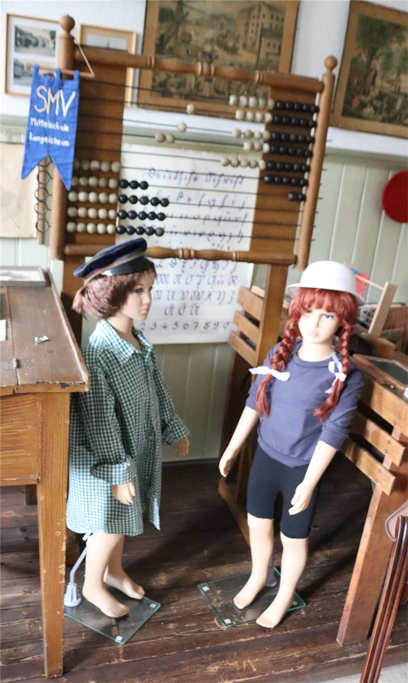 Langelsheim: Eine Museumsbeauftragte in ihrem Element Früher war das historische Gebäude in der Mühlenstraße eine Schule.