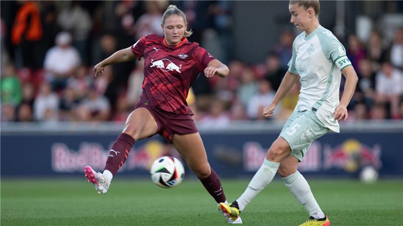 Wiedersehen im Finale: Ex-Werder-Kapitänin jetzt bei Bayern Frühere Werder-Kapitänin: Michelle Ulbrich wechselte im Winter zu Bayern München und trifft jetzt im DFB-Pokal-Finale auf ihren Herzensclub.