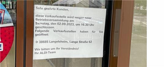 Früheres Schließen angekündigt: Goslars Aldi-Mitarbeiter hatten am Samstag eine Betriebsversammlung. Foto: Heine