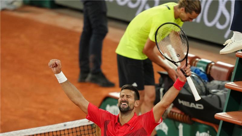 Frust bei Alexander Zverev, Jubel bei Novak Djokovic nach dem Viertelfinal-Kracher in Paris.