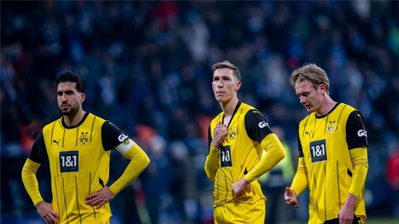 „Horror-Saison“ droht: Desolater BVB taumelt auch mit Kovac Frust und Ratlosigkeit: Dortmunds Emre Can (l-r), Nico Schlotterbeck und Julian Brandt