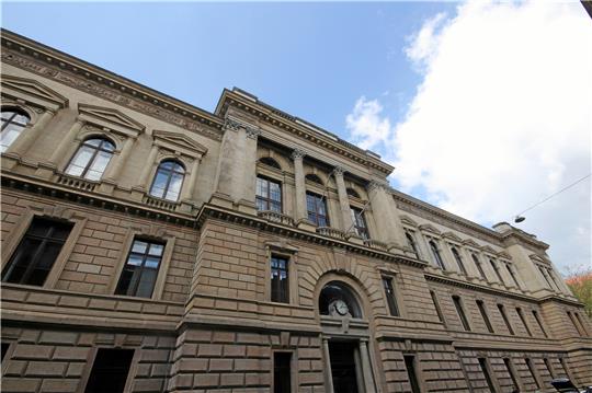 Fünf Männer aus Albanien müssen sich vor dem Braunschweiger Landgericht verantworten: Sie sollen an mehren Standorten in Deutschland große Mengen Cannabis-Pflanzen angebaut haben. Archivfoto: Gereke