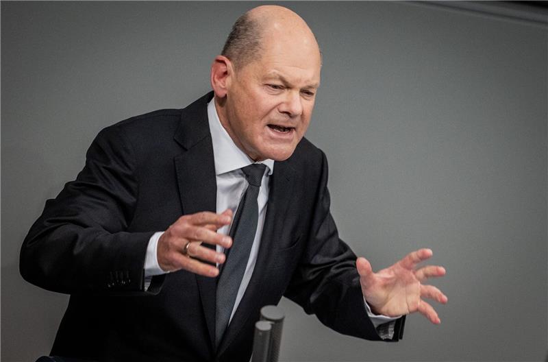 Scholz-Aufruf an EU-Länder: Ukraine gemeinsam unterstützen Fünf europäische Regierungschefs, darunter Bundeskanzler Olaf Scholz, rufen zu einer langfristigen militärischen Unterstützung für die Ukraine auf.