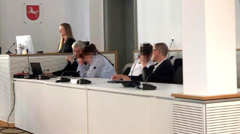 Fünfter Verhandlungstag am Landgericht Braunschweig im neu aufgerollten Verfahren gegen zwei Eltern aus Goslar: Sie sehen sich schweren Missbrauchsvorwürfen ausgesetzt. Doch die Zweifel an den Vorhaltungen wachsen.