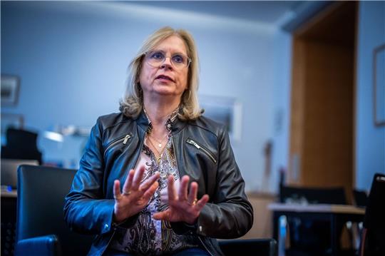 Für Andrea Lindholz, stellvertretende Vorsitzende der Unionsfraktion, handelt es sich bei der BSW um «eine Mischung zwischen AfD und Linkspartei».