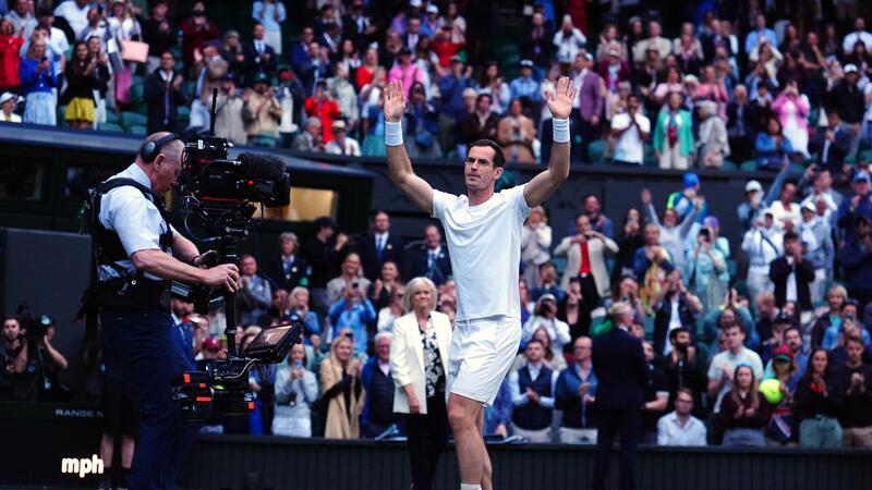 Zu Tränen gerührt - Murray verabschiedet sich von Wimbledon Für Andy Murray wird es wohl sein letztes Wimbledon sein.