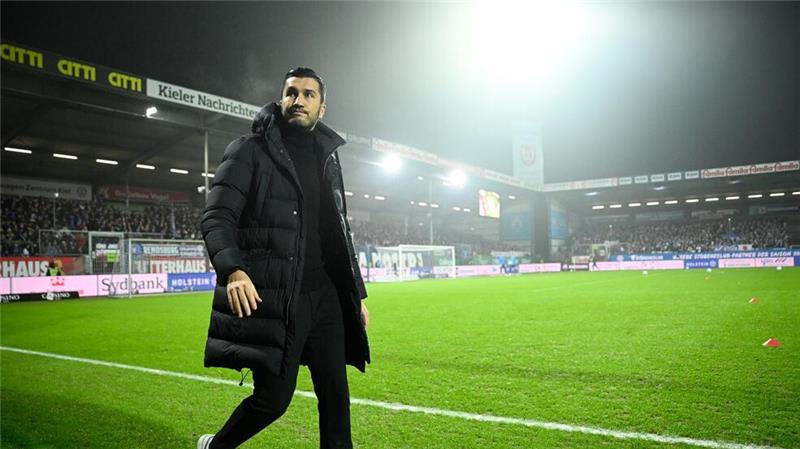„Peinlich und beschämend“: Kiel stürzt Dortmund in die Krise Für BVB-Trainer Sahin dürften die kommenden Tage unruhig werden.