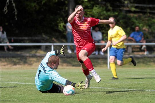 Für Eric-Bodo Lüddemann (re.) und Aufsteiger SC 18 Harlingerode beginnt das Abenteuer Bezirksliga am Sonntag, 6. August, mit einem Heimspiel gegen den Goslarer SC 08. Foto: Gietemann