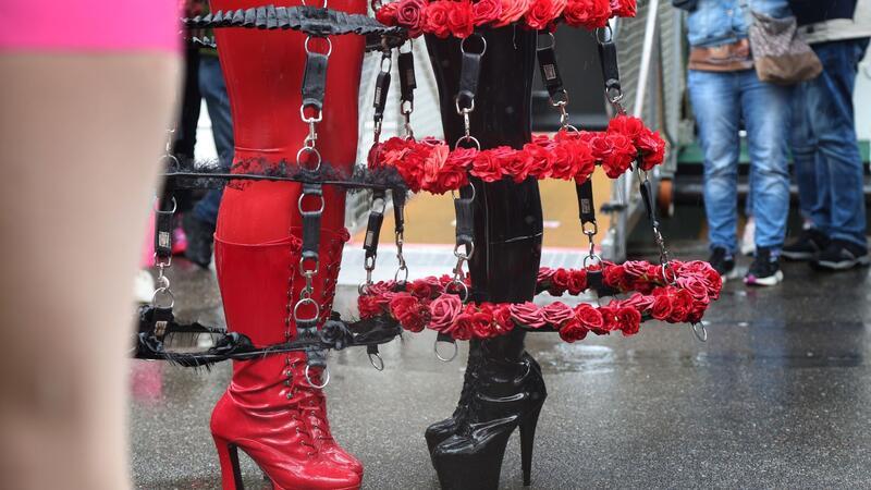 Latexfans feiern auf „Erotikschiff“ „Für Fetischisten ist das ein Muss, hier mal teilzunehmen“.