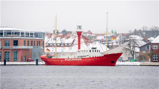 Für Freitag erwarten Meteorologen auch an der Küste weiteren Schneefall. 