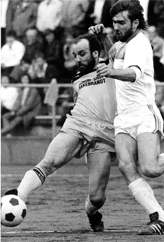 Für Günter Jordan (li.) und den VfR Langelsheim beginnt in der Saison 83/84 eine Erfolgsgeschichte. Foto: GZ-Archiv