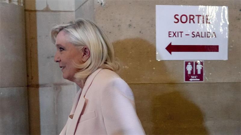 Für Le Pen ist das Urteil eine Niederlage, auch wenn es für sie schlimmer hätte kommen können.
