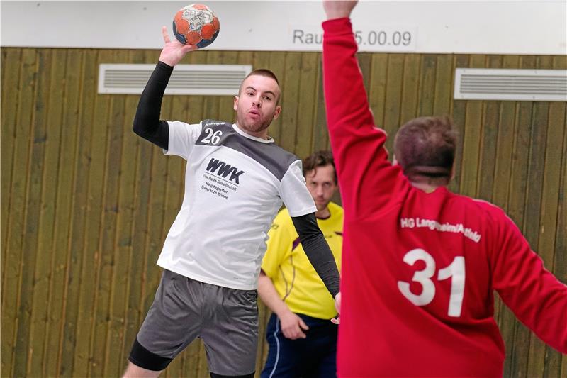 Für Louis Winter und die HSG Liebenburg-Salzgitter gibt es m Nachbarschaftsduell in Hornburg nichts zu holen. Foto: Drechsler