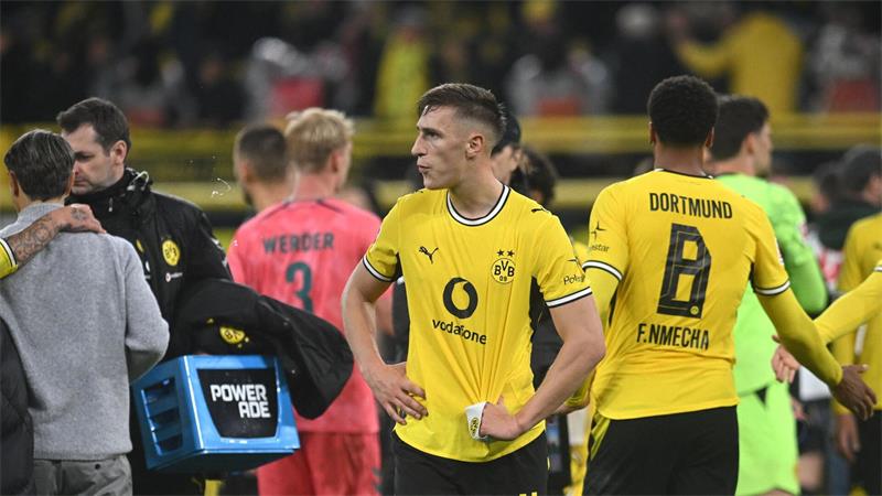 Für Nico Schlotterbeck und Borussia Dortmund stehen volle Woche auf dem Programm.