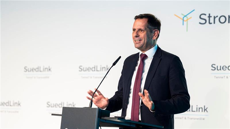 Für Niedersachsens Ministerpräsident Olaf Lies (SPD) ist der Suedlink die „Schlagader“ der Energieversorgung.