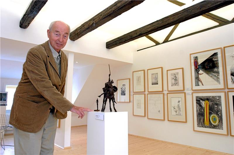 Kaiserring-Stifter Peter Schenning zum 100. Geburtstag Für Peter Schenning ein Herzenswunsch: Er gibt seiner einzigartigen Sammlung zum Thema Don Quijote ein eigenes Haus neben dem Mönchehaus-Museum (2006).