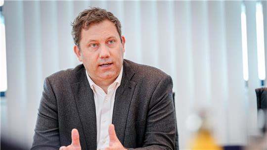 Für SPD-Chef Lars Klingbeil kommt es jetzt auf eine zügige Umsetzung von Entlastungen an.