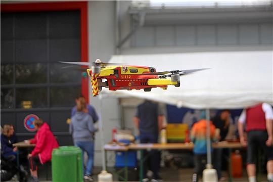 Für Technikbegeisterte ist die große Feuerwehrdrohne natürlich ein ganz besonderer Hingucker. Foto: Jung
