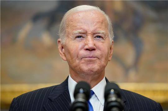 Für US-Präsident Joe Biden ist der Fall politisch äußerst heikel, denn mit einem ähnlichen Fall sorgte sein republikanischer Vorgänger Donald Trump für einen Skandal.