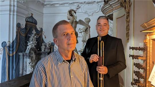 Für das Konzert dieses Duos wurden die Parkplätze knapp: Martin Hofmann (Orgel) und der kurzfristig für Martin Weller eingesprungene Solotrompeter Rupprecht J. Drees gestalteten ein wunderbares Orgelkozert in St. Georg.