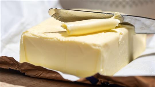 Für das billigste Päckchen Butter müssen die Kunden nicht mehr so tief in die Tasche greifen wie noch vor ein paar Monaten.