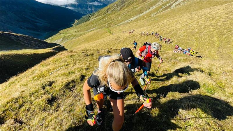 Astfelderin mit „Bock auf Berg“: Ihre Alpen-Premiere Für das herrliche Alpenpanorama haben die Teilnehmerinnen und Teilnehmer am Transalpine Run nur selten einen Blick.