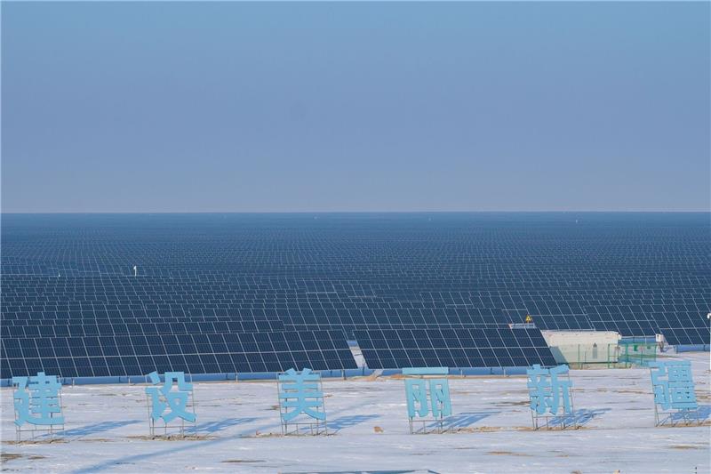 China verbaut deutlich mehr Solarmodule Für das laufende Jahr rechnet Chinas Industrieverband für Fotovoltaik mit bis zu 220 Gigawatt an neu installierter Solarenergie.