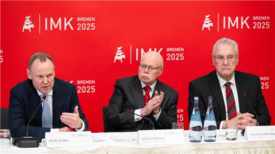 Für den Gastgeber, Bremens langjährigen Innensenator Ulrich Mäurer (SPD), war es die letzte Innenministerkonferenz.