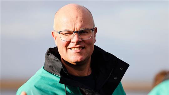 Für den Küstenschutz brauche es einen Schulterschluss zwischen Bund und Küstenländern, sagt Schleswig-Holsteins Umweltminister Tobias Goldschmidt. (Archivbild)
