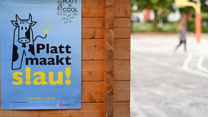 Einheitliche Schreibweisen für Plattdeutsch an Schulen Für den Plattdeutsch-Unterricht gelten an Niedersachsens Schulen von diesem neuen Schuljahr an je nach Region einheitliche, verpflichtende Regeln und Schreibweisen. (Archivbild)