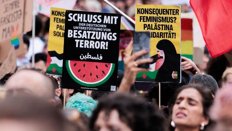 Für den „antikolonialen, antirassistischen und antikapitalistischen Freiheitskampf“ gingen Tausende auf die Straße.