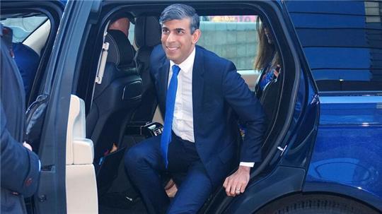 Für den britischen Premierminister Rishi Sunak war das erste TV-Duell mit Konkurrent Keir Starmer eine Chance, den Rückstand auf seinen Herausforderer zu verkürzen.