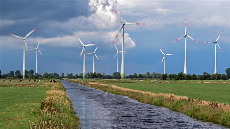 Klärwerk und Fluss: Wo Wasser für den Wasserstoff herkommt Für die Erzeugung von grünem Wasserstoff wird neben Ökostrom, etwa aus Windkraft, Wasser benötigt. (Archivbild)