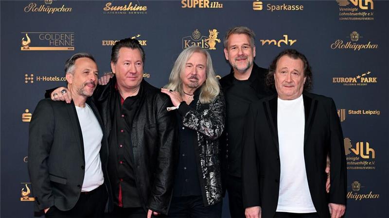 „Über sieben Brücken“ - Der steinige Weg der Rockband Karat Für die Fans überraschend startete Karat mit einer neuen Bandbesetzung ins Jahr 2023. Zwei langjährige Musiker sind seitdem nicht mehr dabei. (Archivbild)