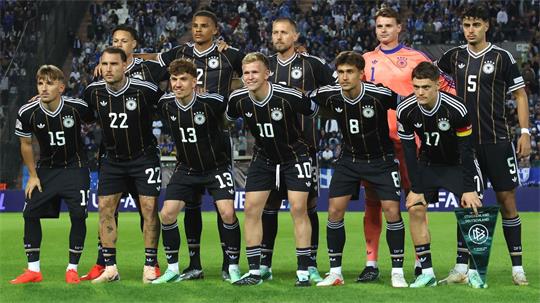Für die Nationalmannschaft stand innerhalb einer Woche das zweite Spiel gegen Griechenland an. 