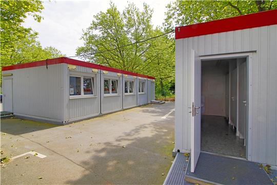 Für die Okeraner Schule ist die Unterbringung in Containern nicht neu: Beiderseits der Wolfenbütteler Straße wird diese Lösung bereits lange praktiziert, wurde bisher aber als Übergang angesehen. Foto: Epping