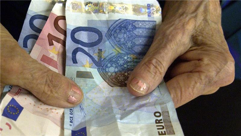 Rentenpaket: Mehr Geld für Rentner, Mütter, Senioren im Job Für die Rentnerinnen und Rentner geht es beim Rentenniveau am Ende um bares Geld. (Symbolfoto)